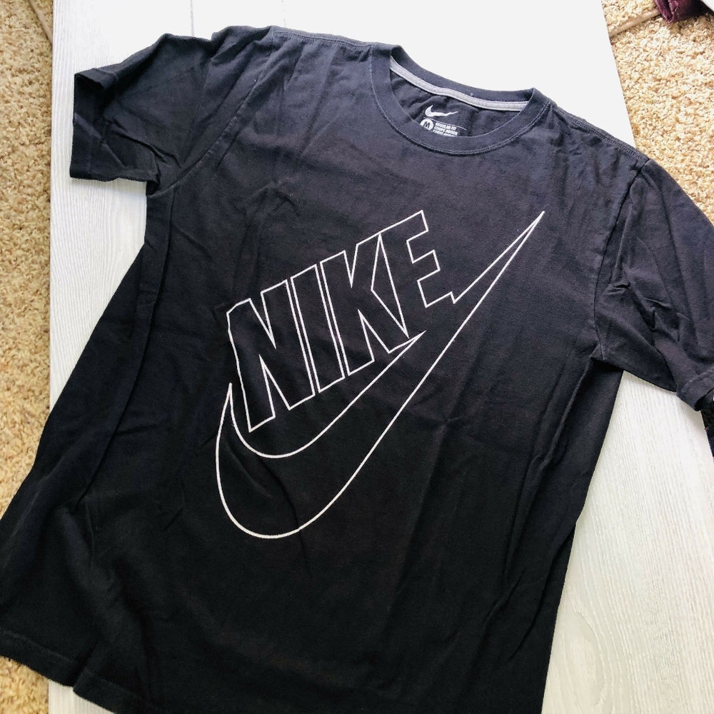 Nike tee